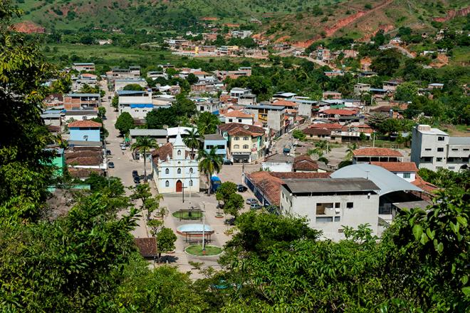 A área urbana da cidade se desenvolveu no entorno da Igreja Matriz de Santana 