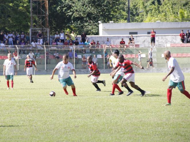 Os dois times mostraram bom futebol num encontro festivo e marcante no campo da Usipa
