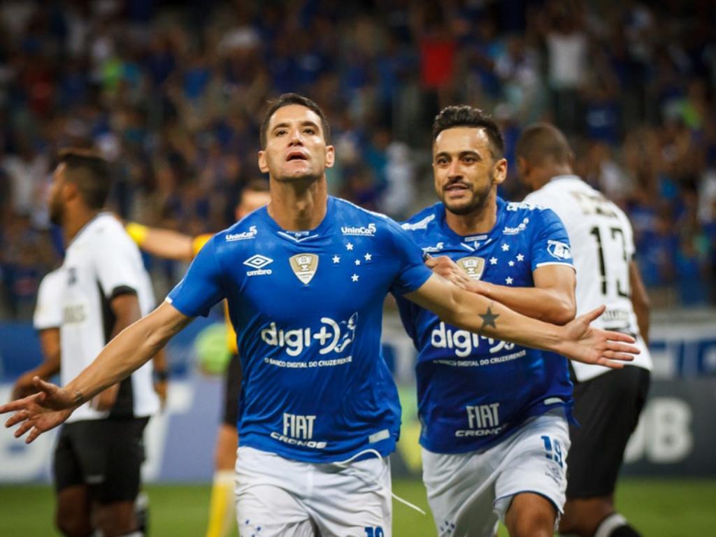 Thiago Neves fez o gol que garantiu a vitória celeste