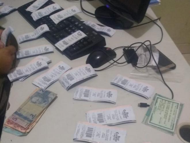 Centenas de ingressos com indícios de falsificação foram apreendidos na noite de quinta-feira, 9 