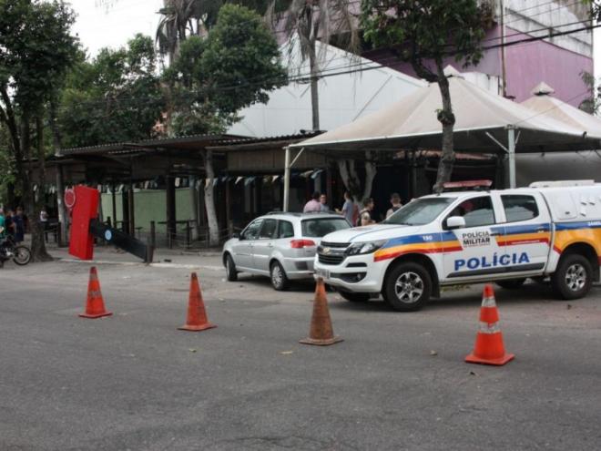 Conforme a gestão municipal, o bar recebeu inúmeras autuações por utilização de espaço público sem autorização