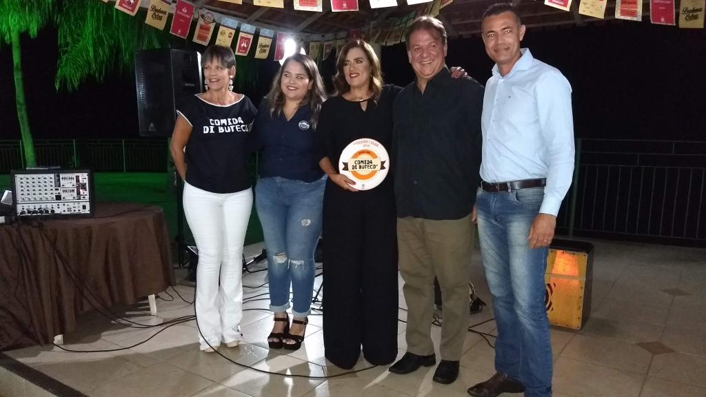 Proprietários do Albatroz recebem a premiação 
