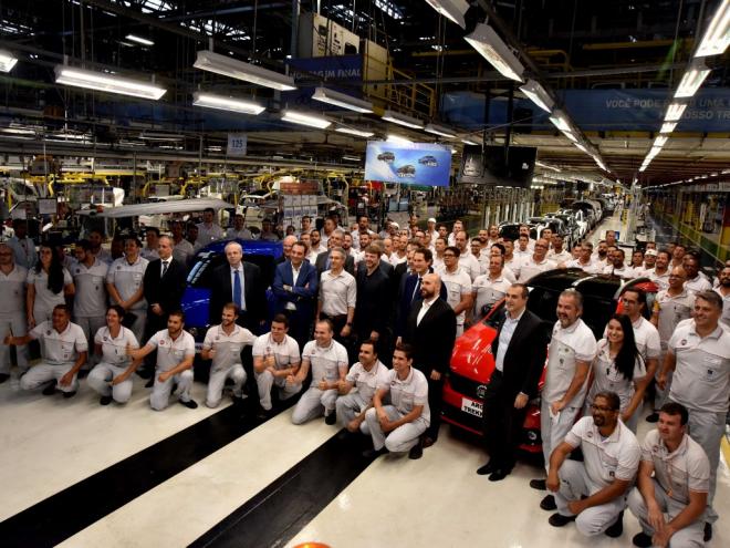 Assinaturas de protocolos de intenção ocorreu na quarta-feira (22), na fábrica da Fiat, em Betim 