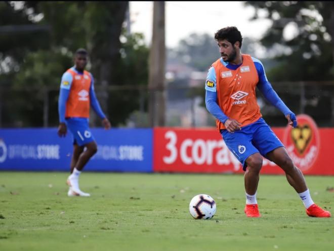 Para o zagueiro Leo, time precisa recuperar o foco no Brasileirão