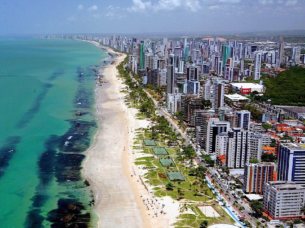 Nem só de praia se vive em Recife, mas que ela existe, existe 