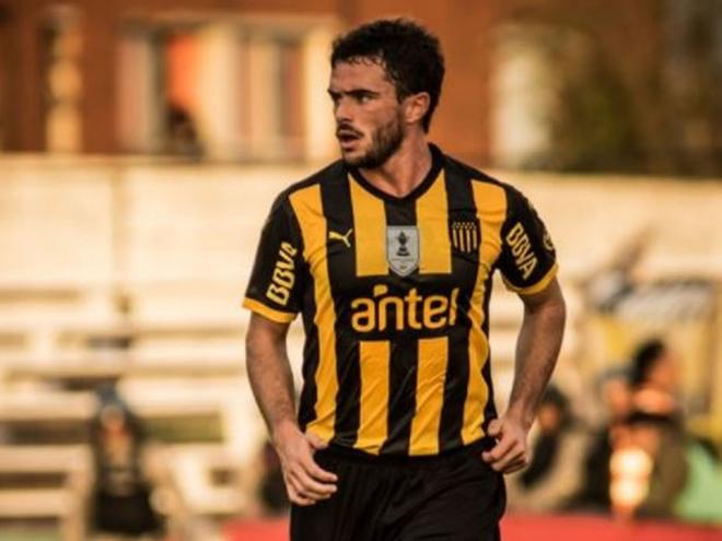 Lucas Hernádez é lateral esquerdo e estava jogando no Peñarol, do Uruguai