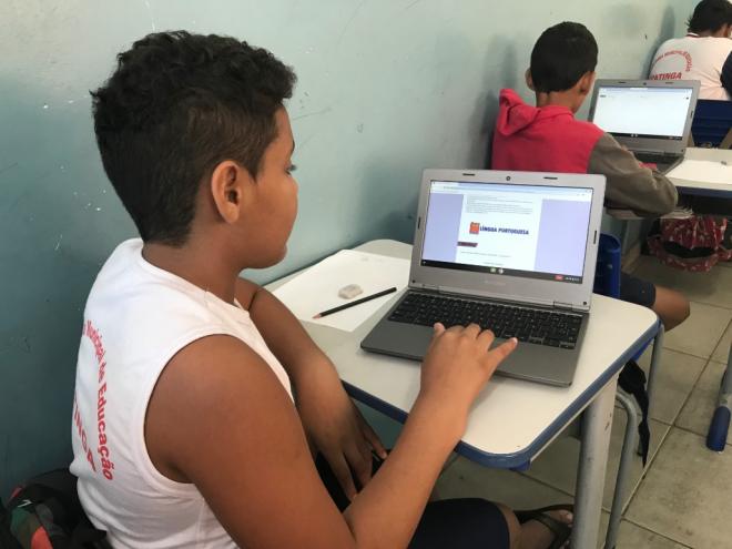 Alunos do Ensino Fundamental I e II da Escola Municipal Altina realizaram a atividade avaliativa via chromebooks 