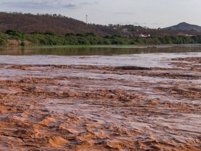 A pesca continua está restrita ou proibida na bacia do Rio Doce