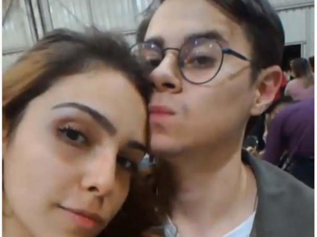 Um dia antes, o casal postou um vídeo, o último beijo do jovem ator Rafael Miguel, 22 anos, com a namorada Isabela, de 18. O encontro ocorreu no sábado.