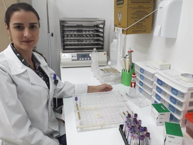 A farmacêutica da Agência Transfusional de Ipatinga, Monise Fonseca, explica que uma doação pode salvar até quatro vidas