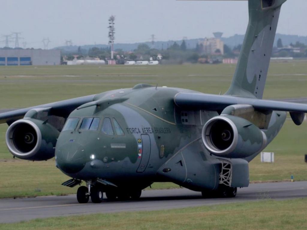 Embraer exibe no Paris Air Show o avião multimissão KC-390