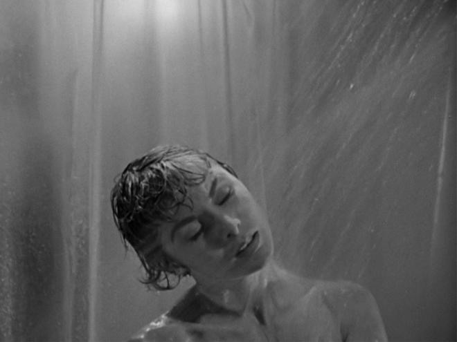 A atriz Janet Leigh na memorável cena de ?Psicose?, grande sucesso de Alfred Hitchcok produzido no ano de 1960 