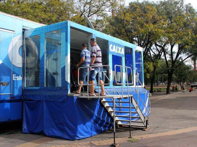 Caminhão permanece na praça da Bíblia, no Centro, até amanhã (14) 
