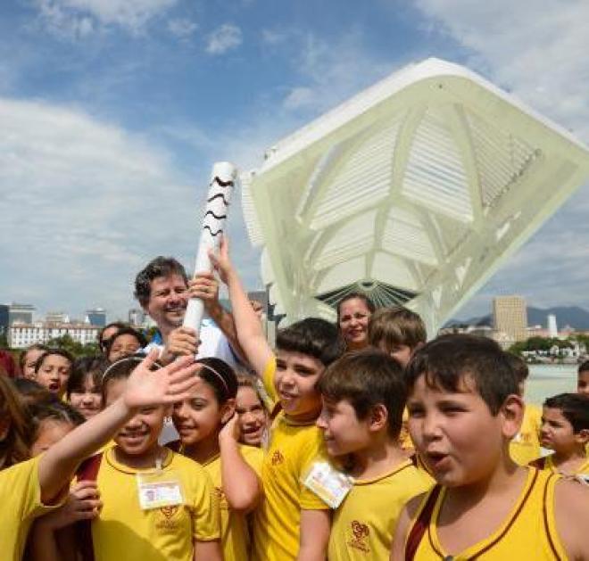 Revezamento da Tocha Paralímpica no Rio começa no entorno do Museu do Amanhã, e segue pela cidade com 360 condutores