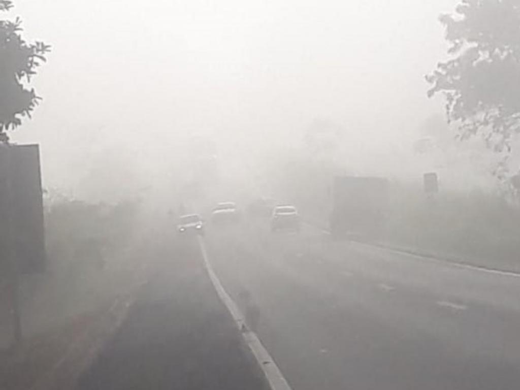 Como sempre ocorre nessa época do ano, trechos da BR-381 mais próximos do rio Doce ficam tomados por densa neblina