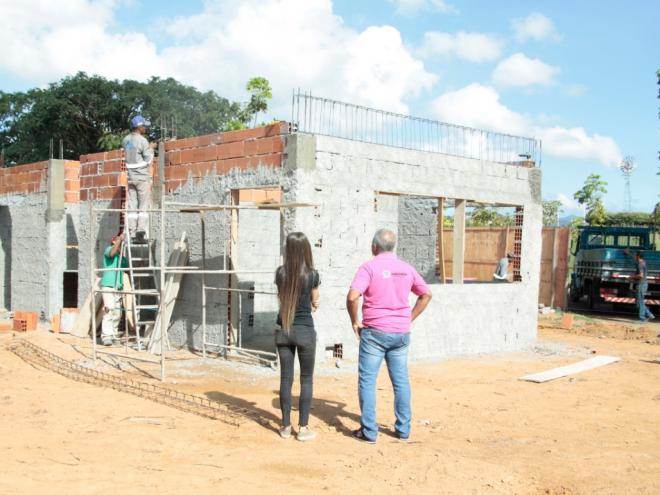 Cada quiosque terá cozinha, dois banheiros e, ainda, uma área externa dotada de pergolados e guarda-sóis 