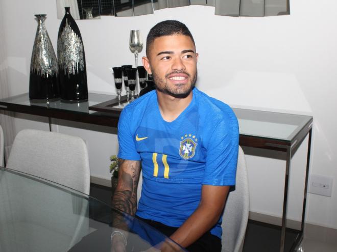 Camisa 11 da seleção olímpica e do Portimonense, o jovem Tabata vive bom momento em sua carreira