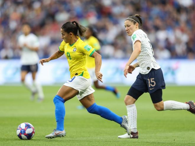 Seleção empatou a partida, mas não conseguiu bater as francesas na prorogação
