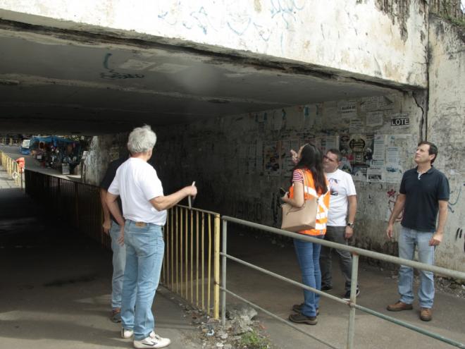A equipe da prefeitura e do Dnit avaliou que não há riscos de desabamento da estrutura