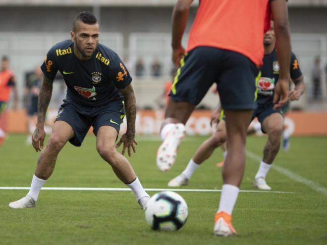 Seleção treina em Porto Alegre visando confronto contra o Paraguai