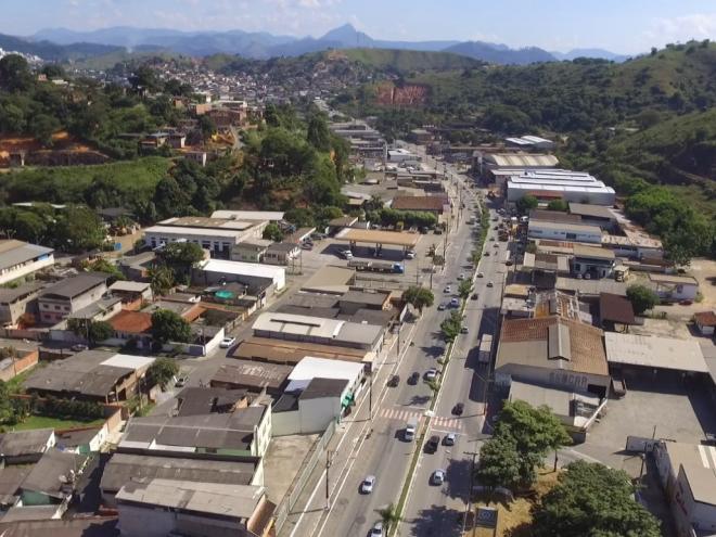 Intervenções visam garantir mais segurança para quem trafega pelo trecho, além de reduzir a circulação de veículos pesados no viaduto da cidade
