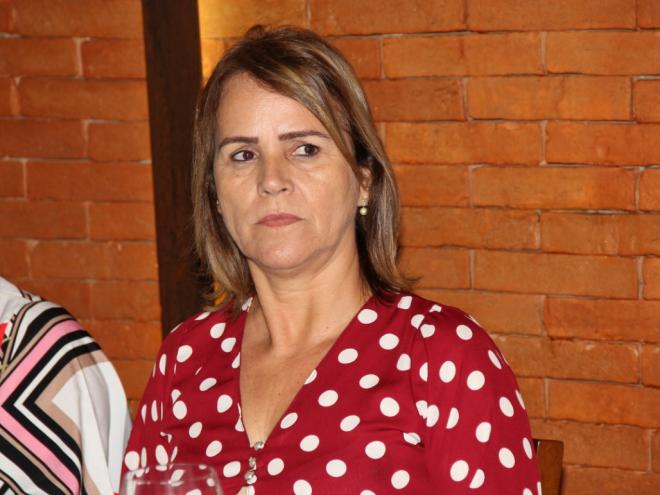 Luzia de Melo é prefeita de Santana do Paraíso e avalia importância da transferência do título 