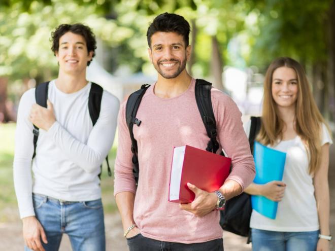 Será necessário observar o horário e local onde deve ser realizado o procedimento junto à própria instituição de ensino em que o candidato foi selecionado