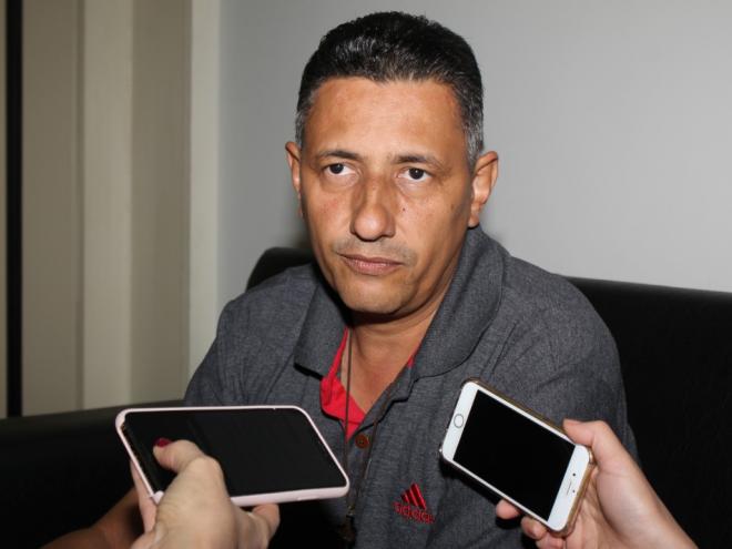 Vereador Avelino Cruz explica a importância da renovação carismática 