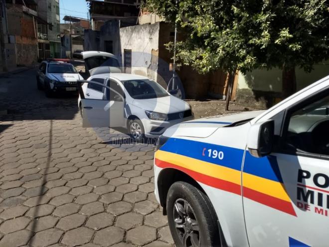 PM recebeu denúncia indicando que veículo roubado em BH circulava em Ipatinga