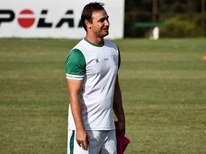 Felipe Conceição assume oficialmente o cargo de treinador do Coelho