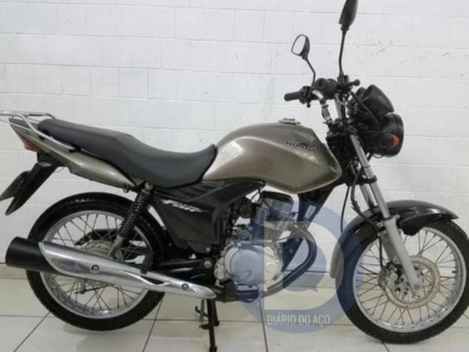 A moto roubada na noite desta quarta-feira é parecida com esta da foto
