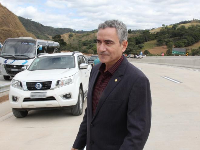 Deputado federal Hercílio Coelho Diniz participou da solenidade de liberação de 15 quilômetros da rodovia