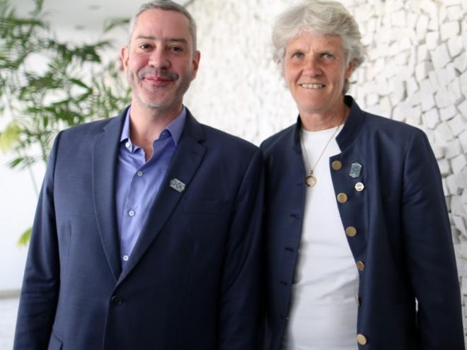 Presidente da CBF, Rogério Caboclo, ao lado de Pia Sundhage 