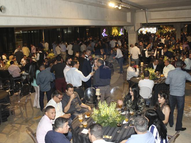 Fornecedores, funcionários e lideranças políticas estiveram no coquetel da nova loja 