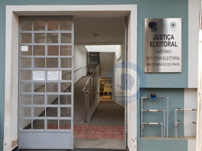 No cartório de São Domingos do Prata, dois candidatos fizeram registro até o momento