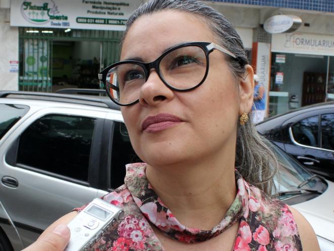 ''O saque vai depender da condição financeira da pessoa, mas resolver o problema mesmo com R$ 500... Não vai conseguir. Eu mesmo não sacaria esse valor. Eu acho que deveria ser permitido a partir de R$ 1.000. Além disso, é preciso fazer um planejamento, porque sacar o dinheiro apenas por sacar, não vale a pena. A pessoa já deve ter consciência sobre como irá gastar esse dinheiro''. Diana de Paula Meireles, 44 anos, empreendedora