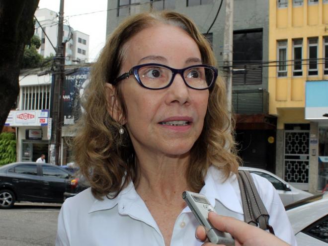 ''Acho que tudo que é feito no país tem que ser avaliado para que a população possa aproveitar da melhor forma possível. Nas condições de uma pessoa desempregada e que esteja precisando de dinheiro, o valor de R$ 500 será muito válido agora, porque tem gente que nem dorme de tanta preocupação com as dívidas. Então dependendo da situação da pessoa, acho que os R$500 serão úteis''. Irman de Paula, 65 anos, aposentada