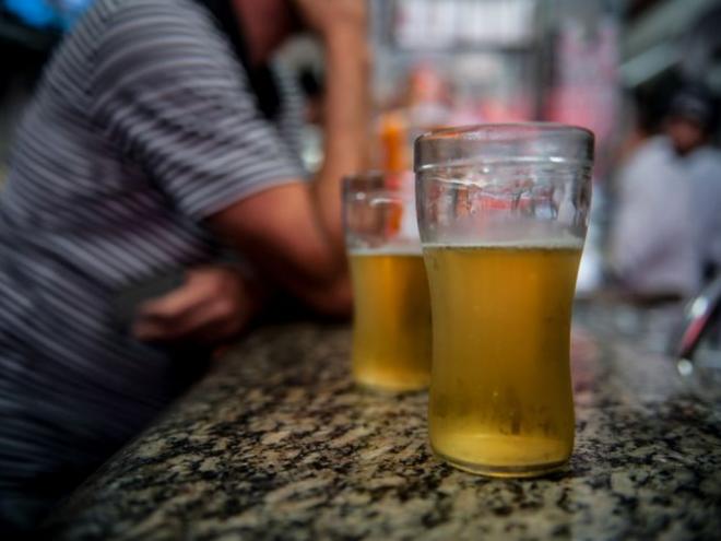 Mais de dois milhões de brasileiros têm traços de dependência da bebida alcoólica 