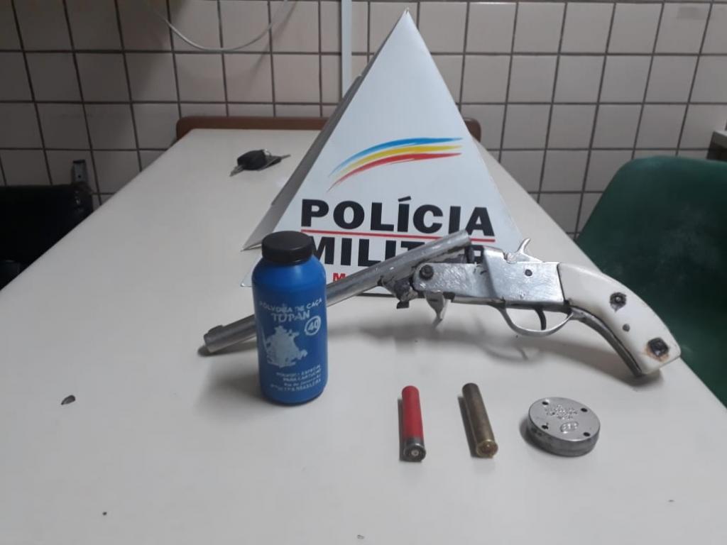 Material foi encontrado rua Tucanaçu, no bairro Chácaras Madalena, em Ipatinga