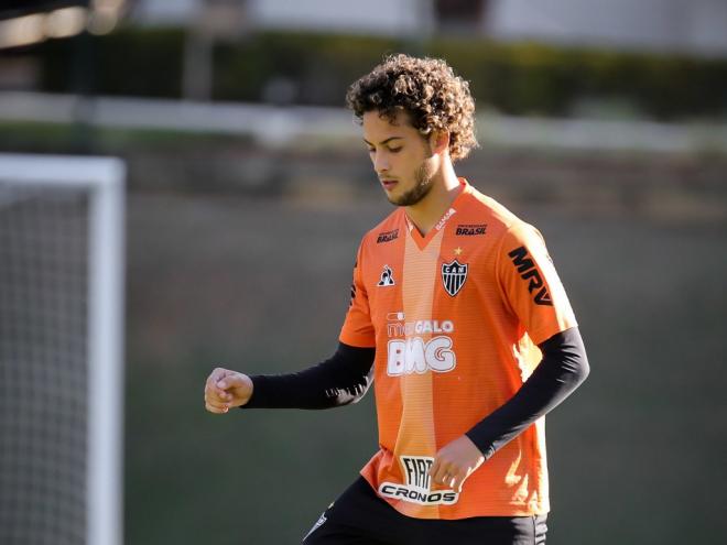 Assim como o goleiro Cleiton, Guga também vai desfalcar o Galo contra o Botafogo, no dia 8 de setembro