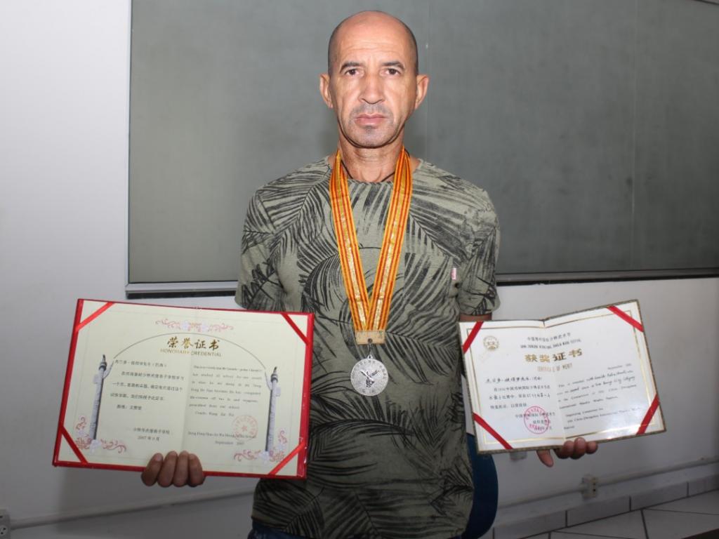 O professor Geraldo da Silva é o responsável por treinar os atletas que disputaram o torneio no Rio de Janeiro
