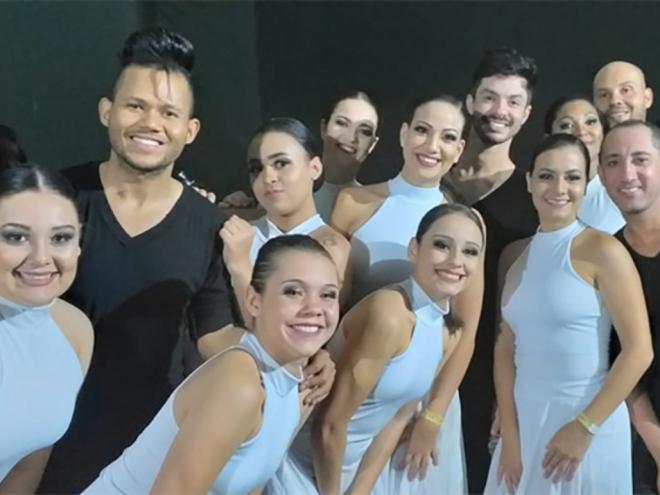 O elenco da Orfeu se prepara para a apresentação