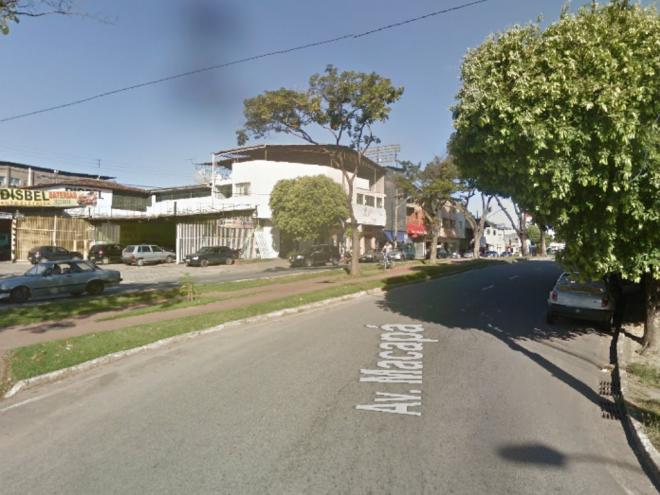 Os marginais fugiram de moto pela avenida Macapá e ainda não foram localizados