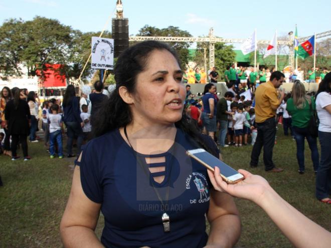 Valéria Araújo foi atleta na Olicei e atualmente trabalha como professora 