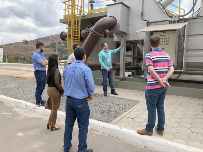 Em visita à estrutura, a responsável pela Supram LM protocolou junto à Copasa a Licença de Operação da estação