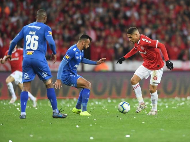 Guerrero marcou dois gols contra o Cruzeiro 