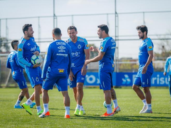 Raposa enfrenta Grêmio neste domingo; depois joga contra Palmeiras e Flamengo