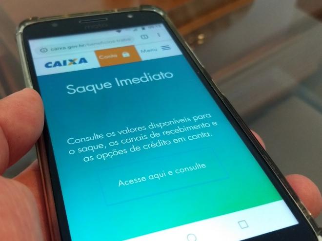 Na página da Caixa, na internet, já é possível consultar o valor disponível com o uso do CPF ou NIS