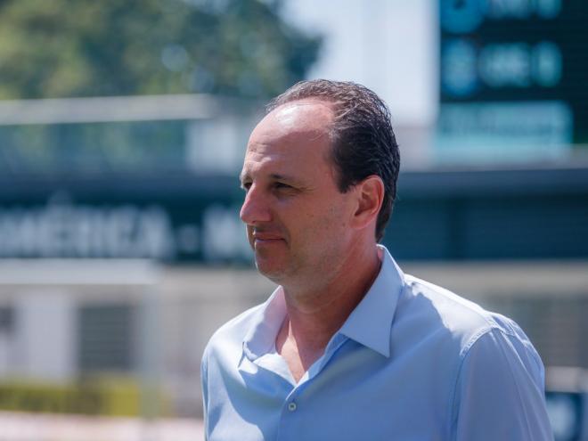 Treinador deu a entender que sua permanência no clube depende de uma mudança de atitude da equipe