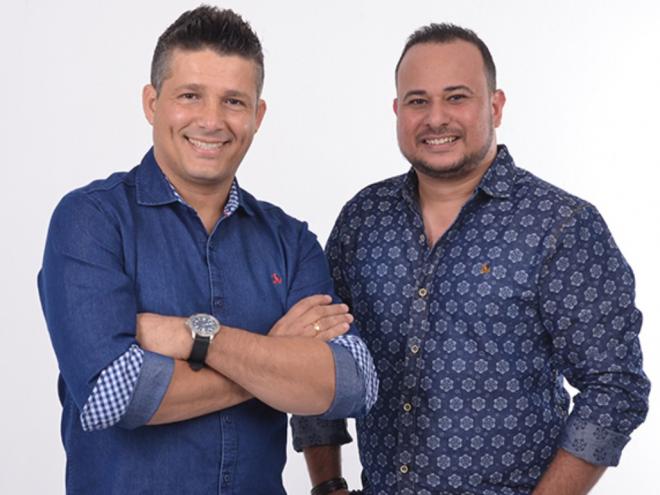 Ramon e Renan cantam e se apresentam juntos há 17 anos